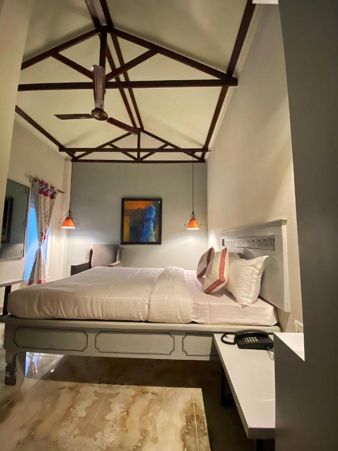 The Art Hotel By Via Varanasi Exterior foto